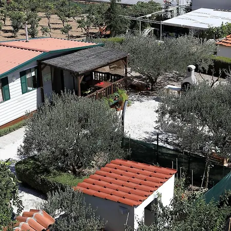 House With A Parking Space - 23967 Feriehus *