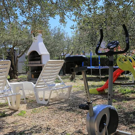 House With A Parking Space - 23967 Feriehus *