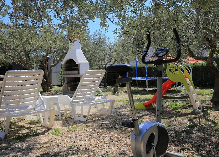 House With A Parking Space - 23967 Feriehus *